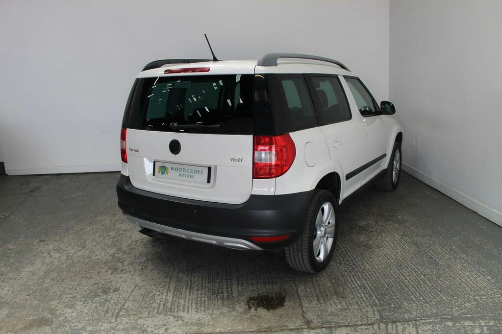 Skoda Yeti Suv 2.0 Tdi Se Dsg 4Wd Euro 5 201313 White #6