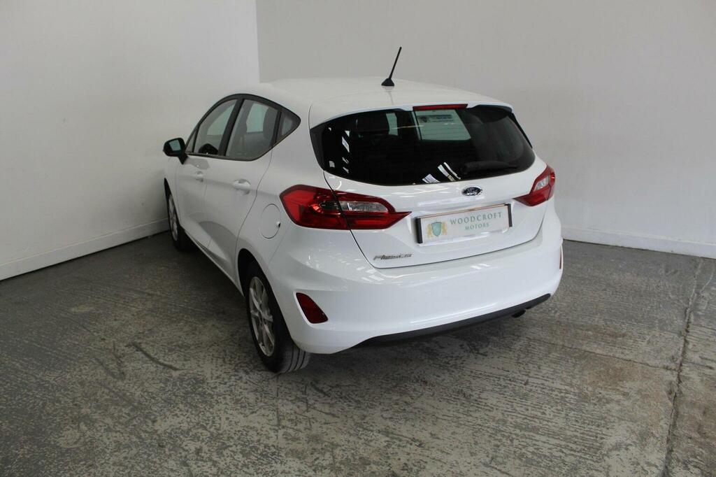 Ford Fiesta Hatchback 1.1 Ti-vct Zetec Euro 6 Ss 2018 ND68XWE White #5