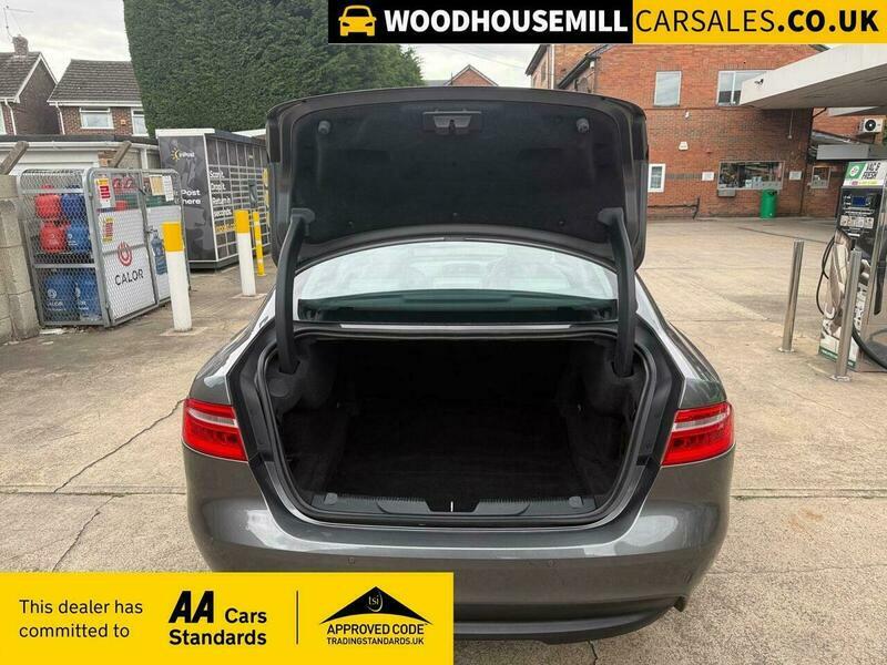Jaguar XE 2.0D 180 Se Black #15