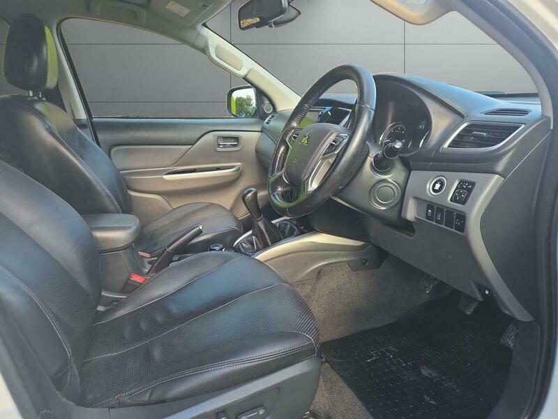 Mitsubishi L200 2.4 Di-d Dc Warrior White #6
