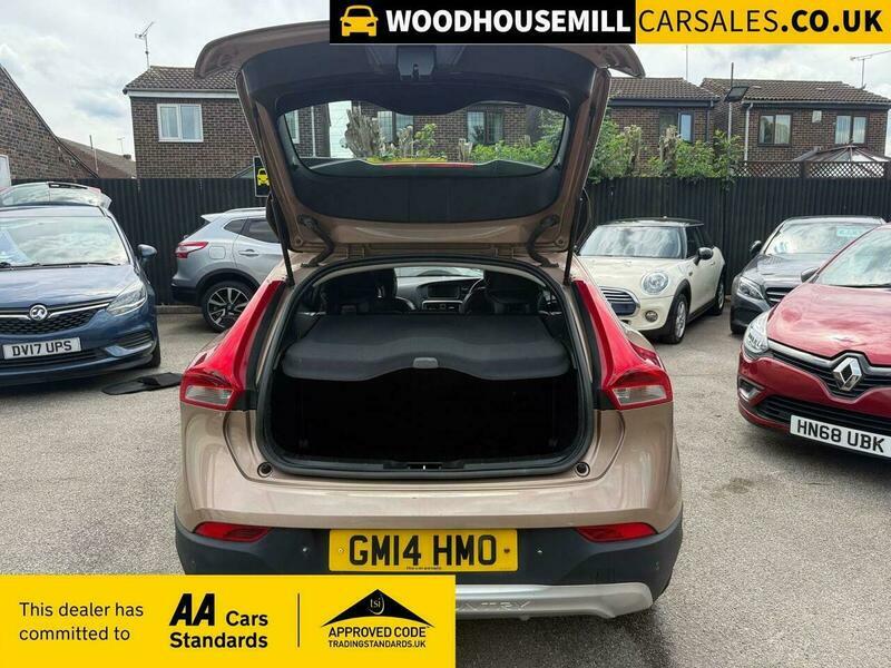 Volvo V40 1.6 D2 R-design 113 Bhp Black #16