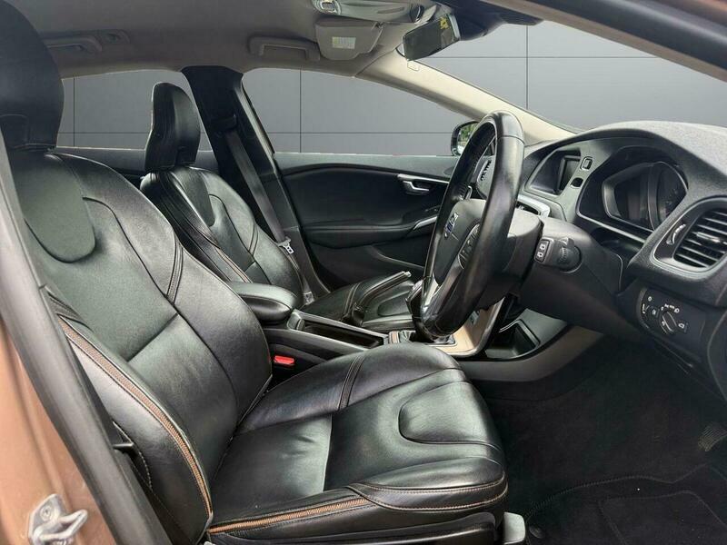 Volvo V40 1.6 D2 R-design 113 Bhp Black #9