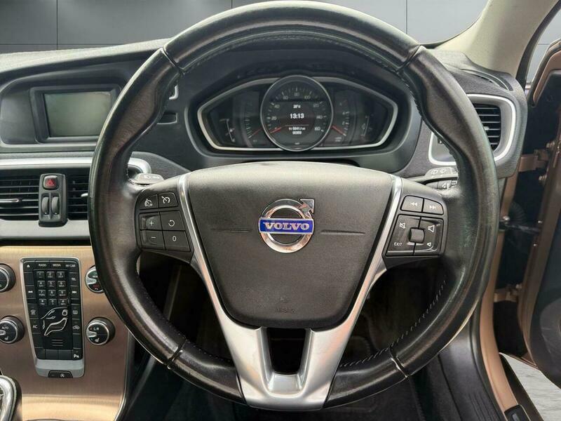 Volvo V40 1.6 D2 R-design 113 Bhp Black #17