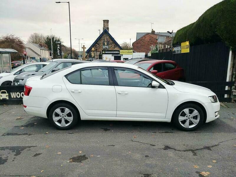 Skoda Octavia 1.6 Tdi Greenline III White #3
