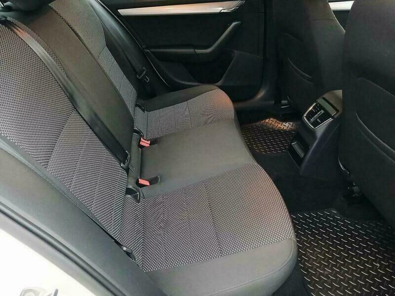 Skoda Octavia 1.2 S Tsi 104 Bhp Red #9