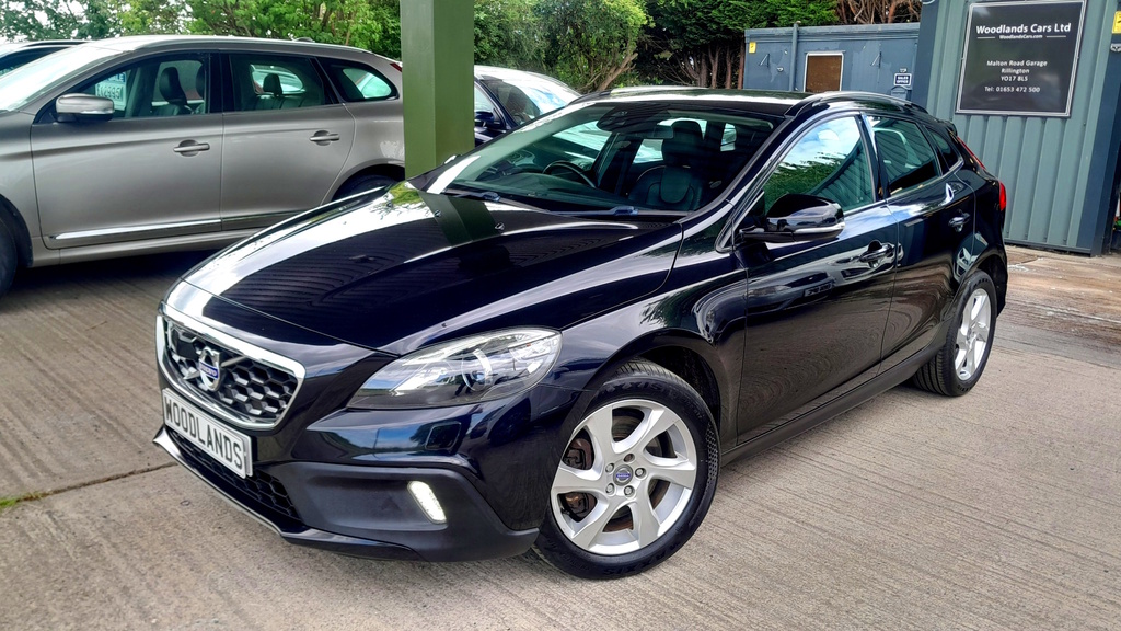 Volvo V40 D2 Es White #14