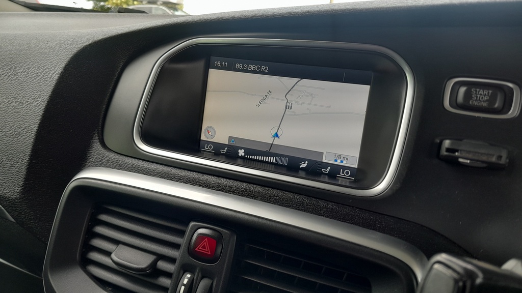 Volvo V40 D2 Es White #13
