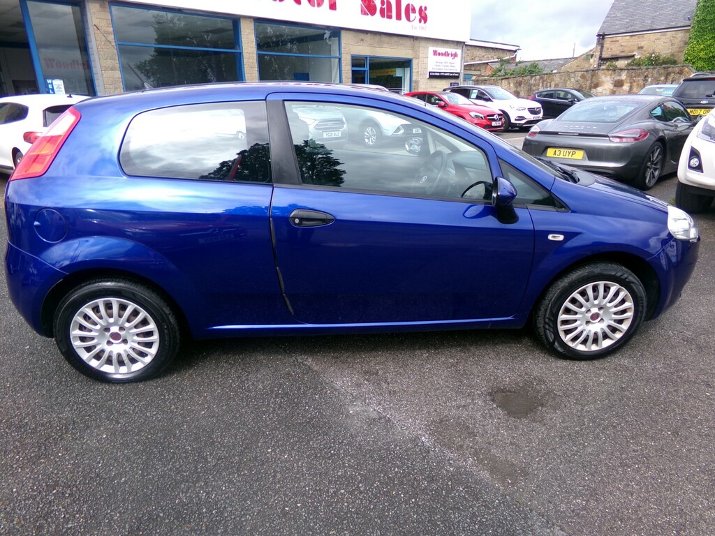 Fiat Grande Punto Grande Punto Active 77 Red #8