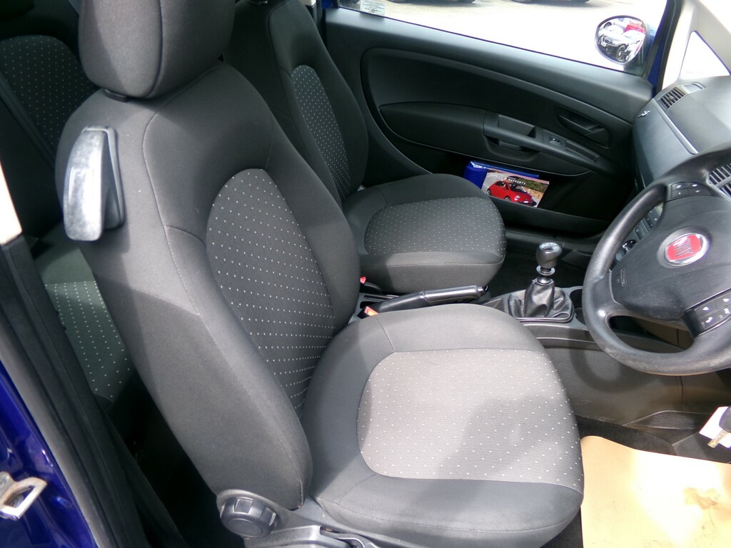 Fiat Grande Punto Grande Punto Active 77 Red #13