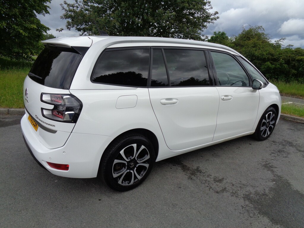 Citroen Grand C4 SpaceTourer 1.2 Puretech Flair White #2
