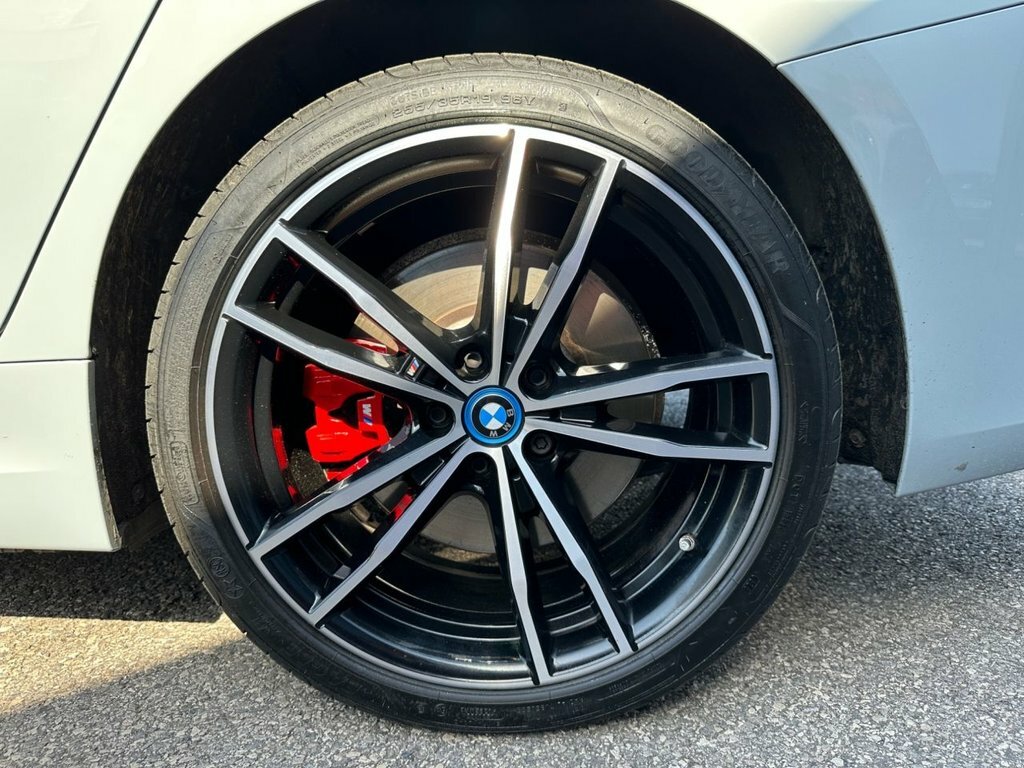 BMW 3 Series 2018 68 2.0 #30