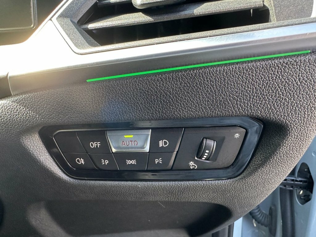 BMW 3 Series 2018 68 2.0 #33