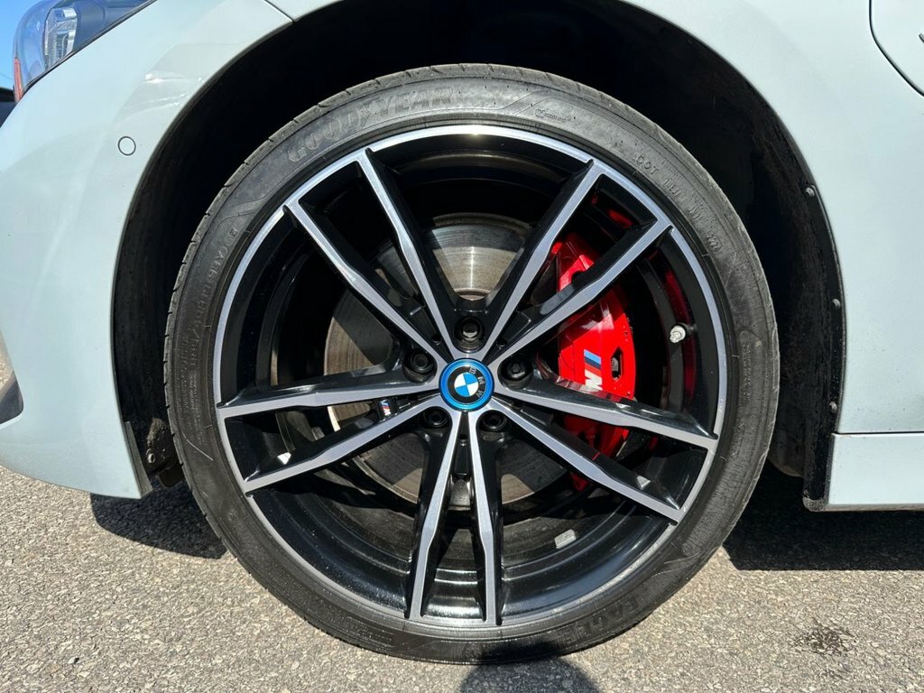 BMW 3 Series 2018 68 2.0 #37
