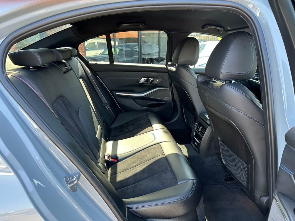BMW 3 Series 2018 68 2.0 #10