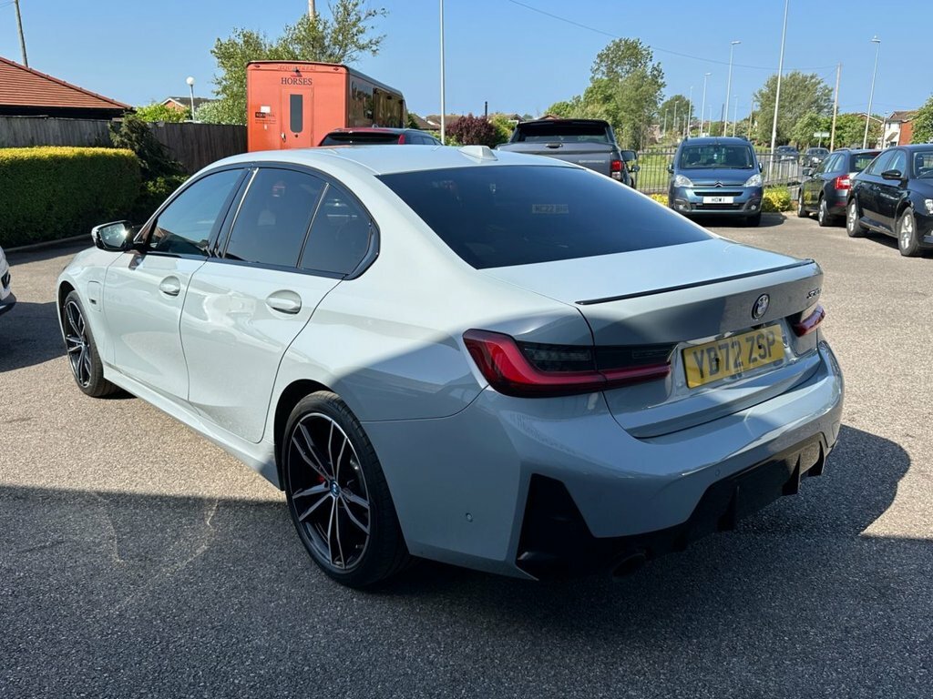 BMW 3 Series 2018 68 2.0 #5