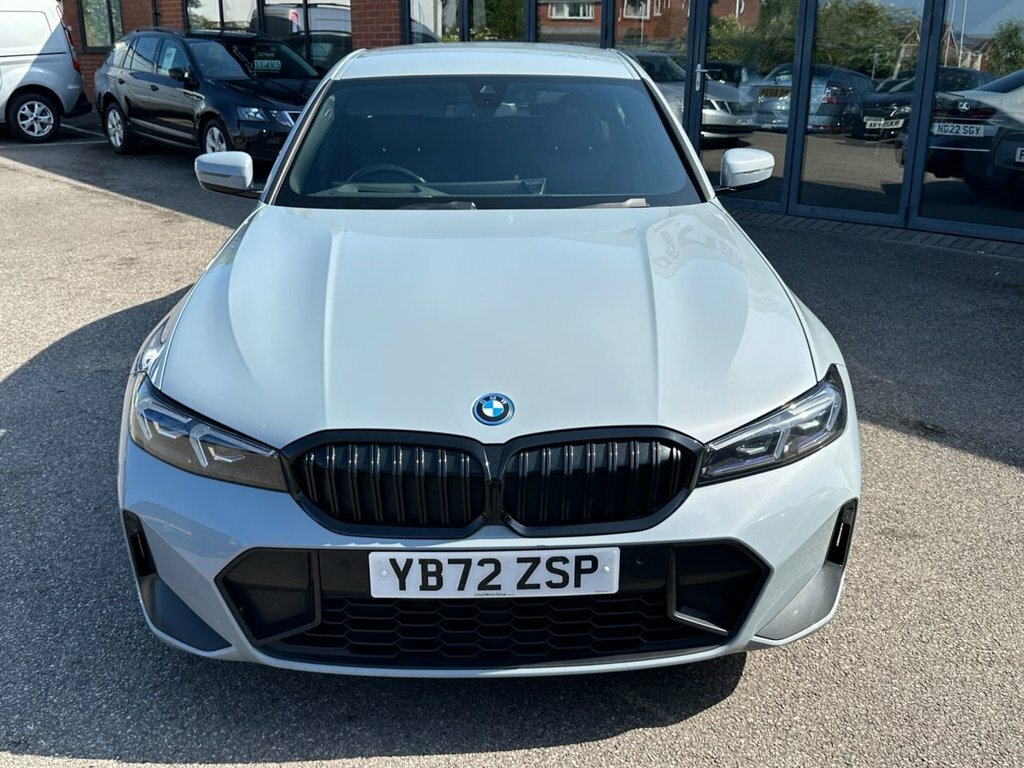 BMW 3 Series 2018 68 2.0 #2