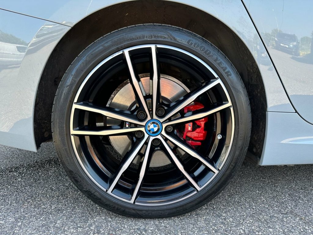 BMW 3 Series 2018 68 2.0 #28