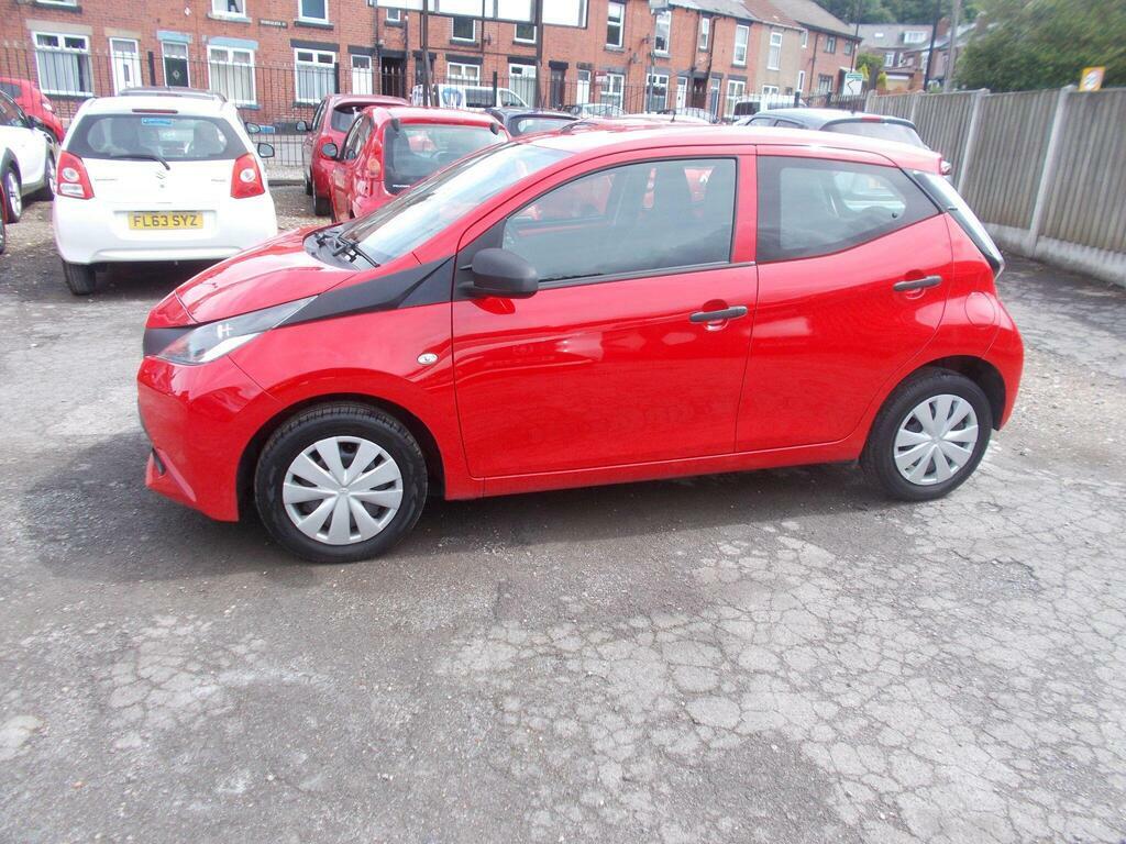 Toyota Aygo 1.0 Vvt-i X Euro 5 Red #4
