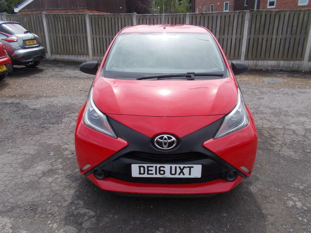 Toyota Aygo 1.0 Vvt-i X Euro 5 Red #2