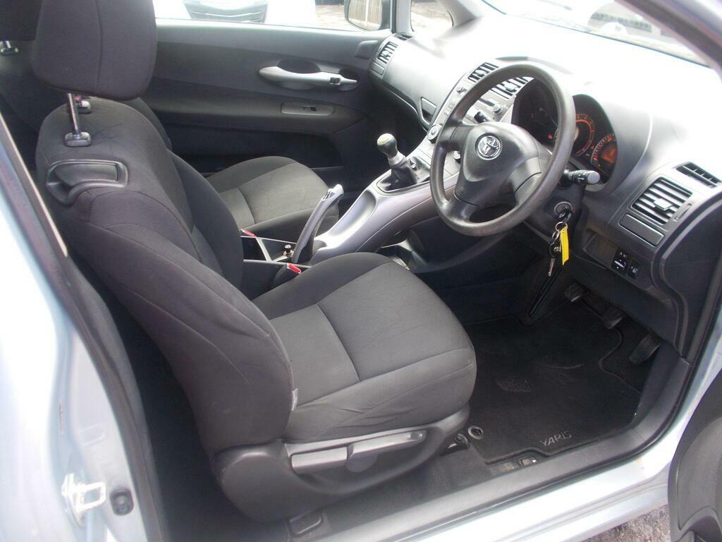 Toyota Auris Hatchback 1.6 Tr Multimode Silver #9
