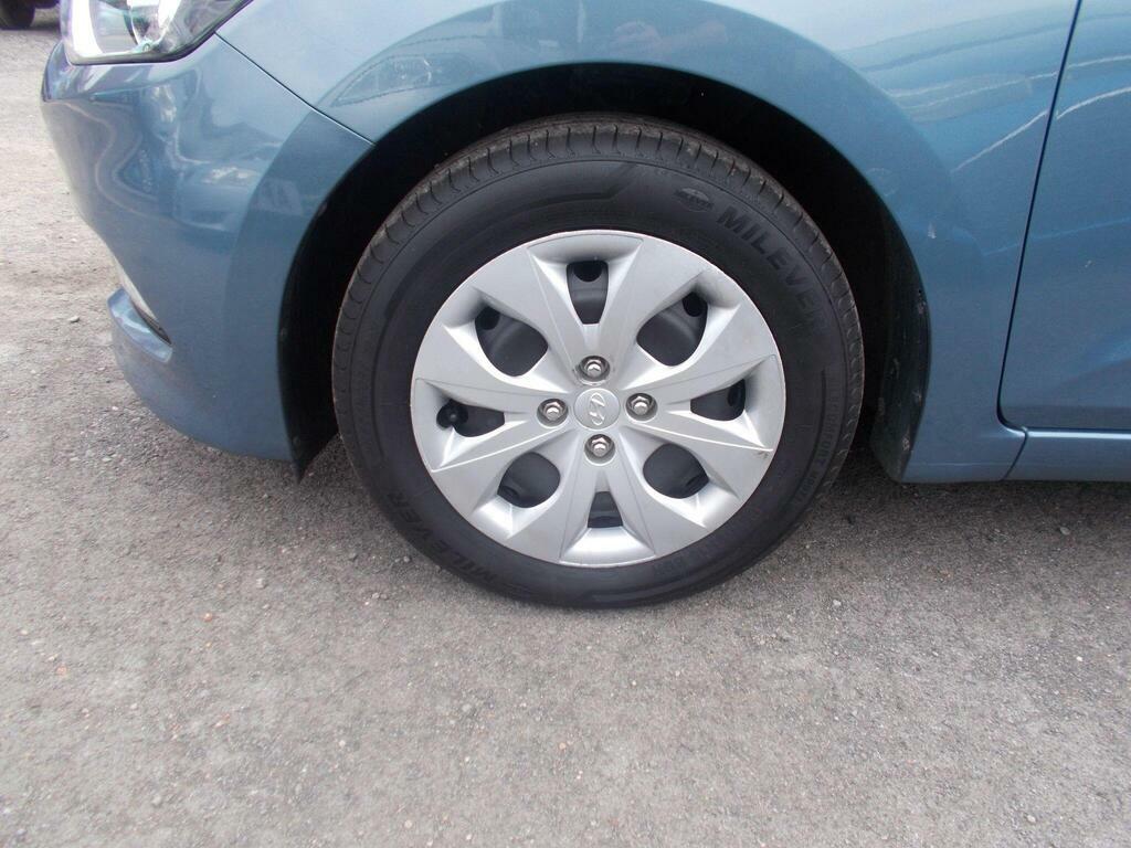Hyundai I20 1.2 Blue Drive S Air Euro 6 S S Blue #4