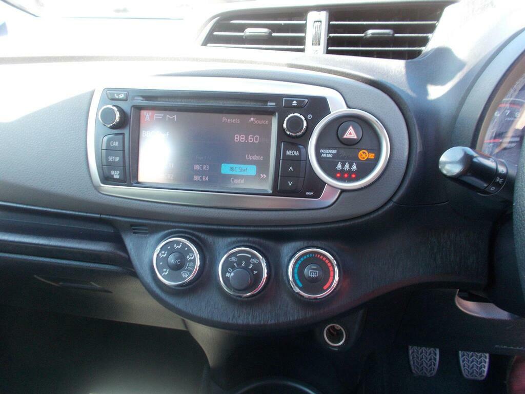 Toyota Yaris Tr Red #12