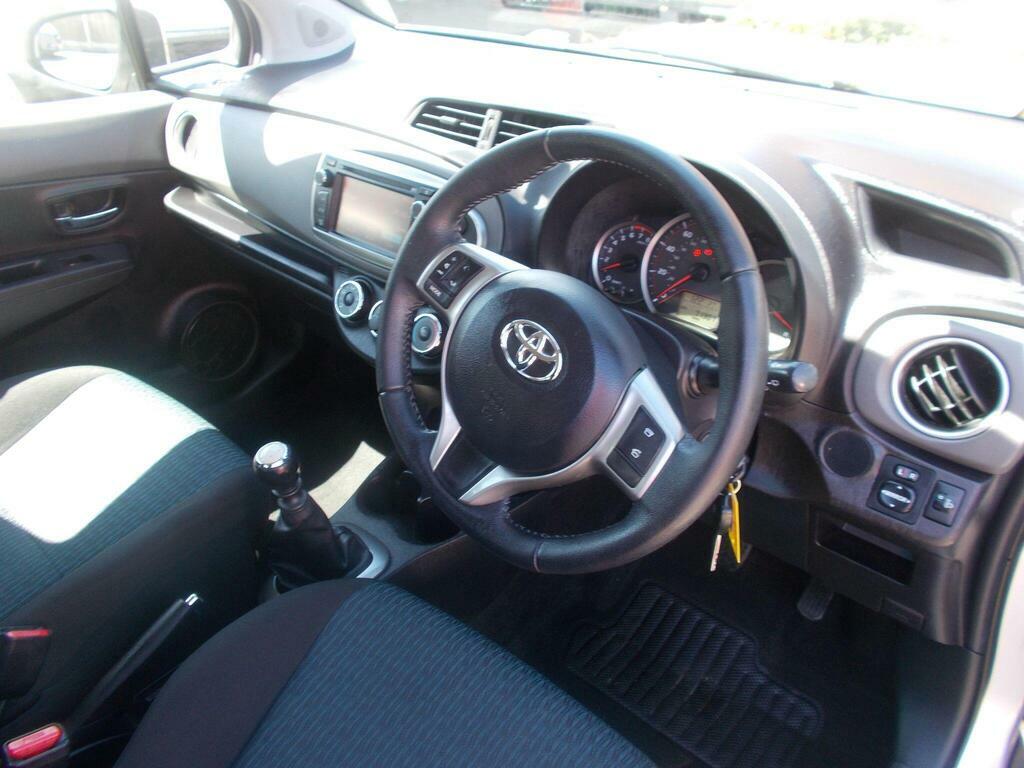 Toyota Yaris Tr Red #8