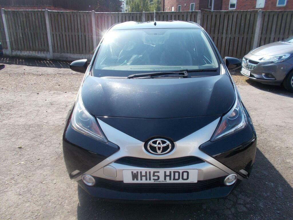 Toyota Aygo 1.0 Vvt-i X-clusiv Euro 5 Black #2