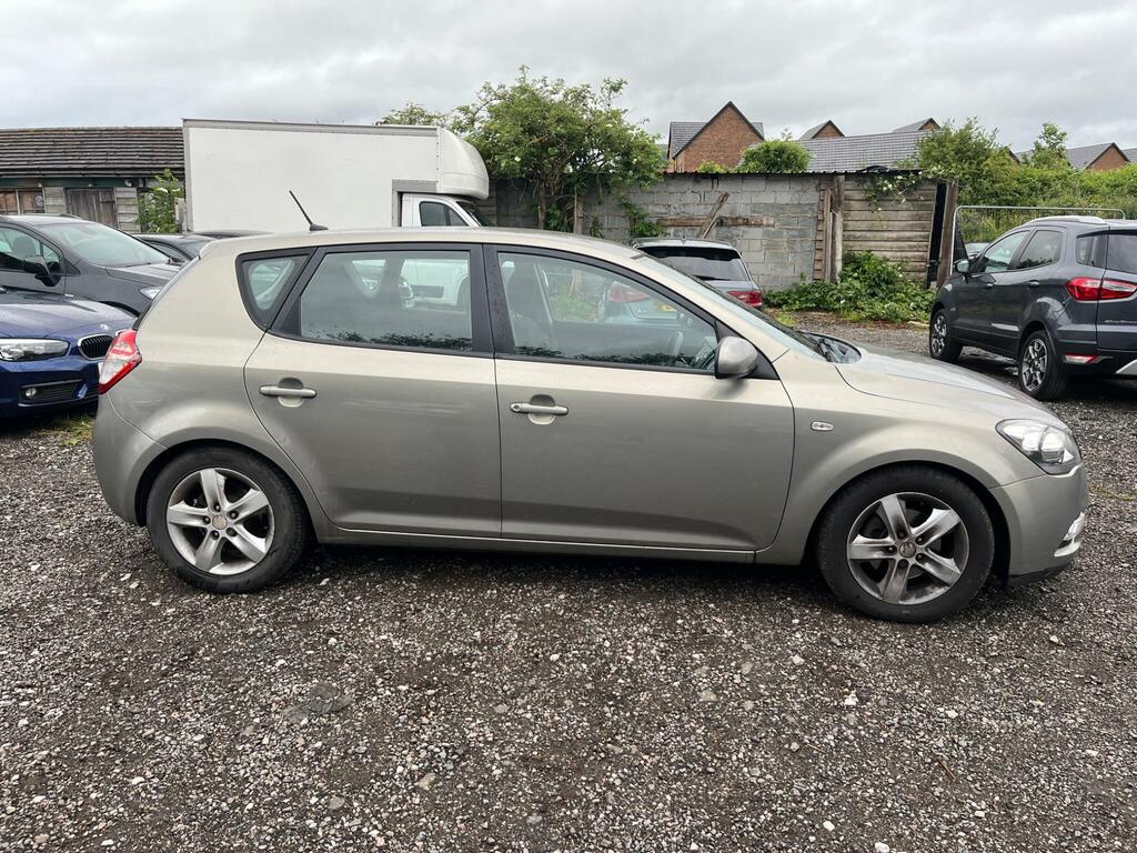 Kia Ceed 2 Silver #2