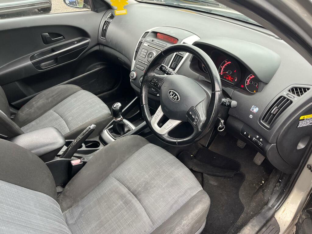 Kia Ceed Ceed 3 Crdi Silver #10