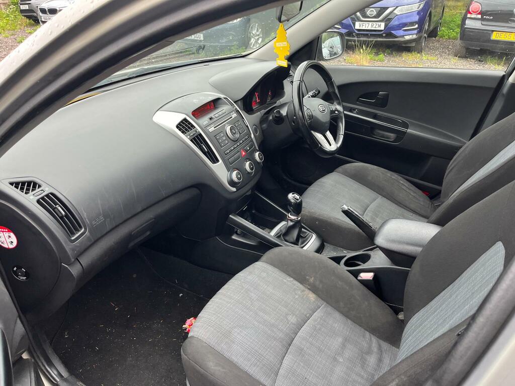Kia Ceed Ceed 3 Crdi Silver #9