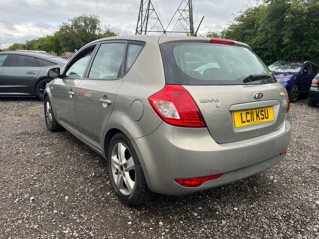 Kia Ceed 2 Silver #5