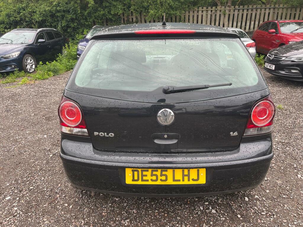 Volkswagen Polo Se Black #4