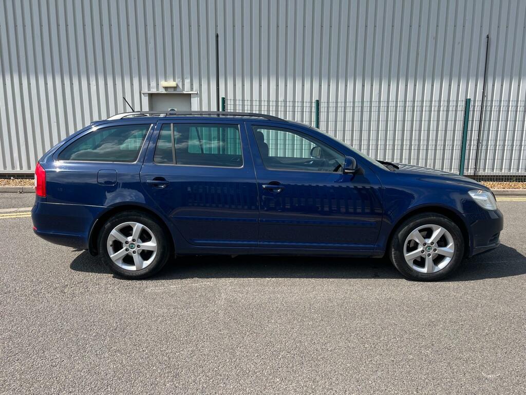 Skoda Octavia Se Blue #5
