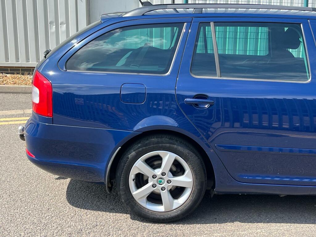 Skoda Octavia 2.0 Tdi Cr Vrs White #22