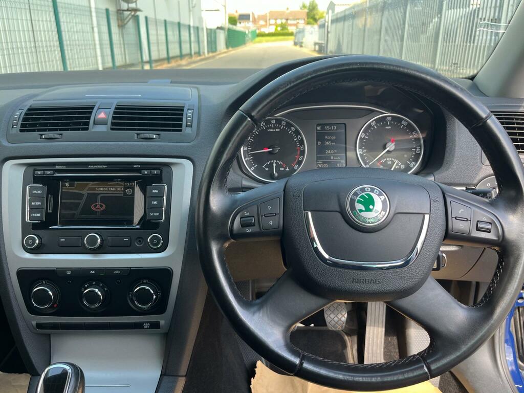 Skoda Octavia 2.0 Tdi Cr Vrs White #35