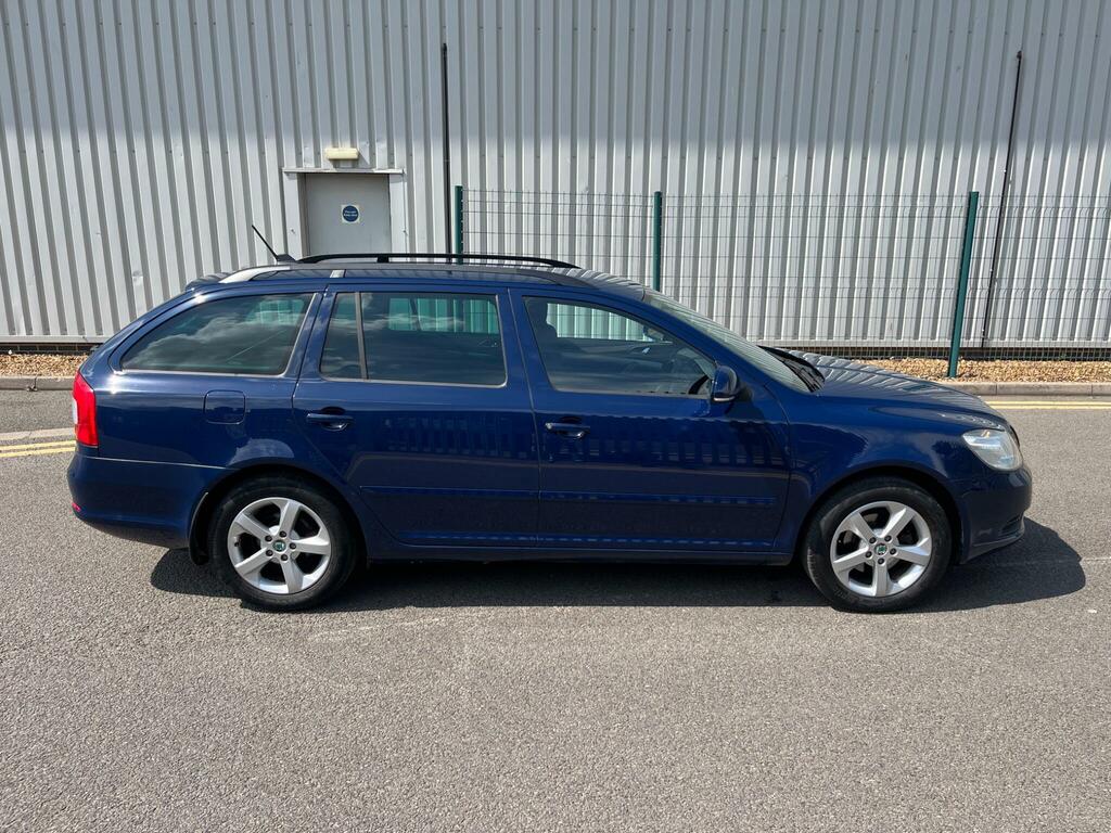 Skoda Octavia 2.0 Tdi Cr Vrs White #21