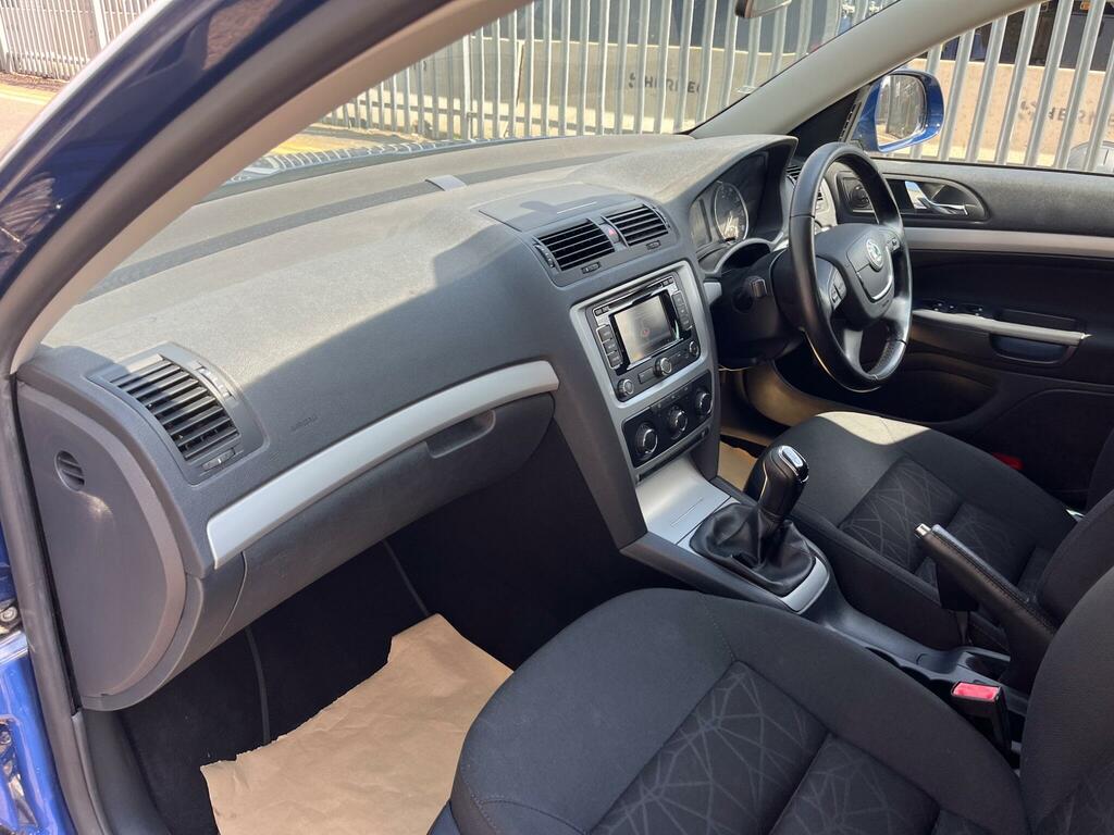 Skoda Octavia 2.0 Tdi Cr Vrs White #18