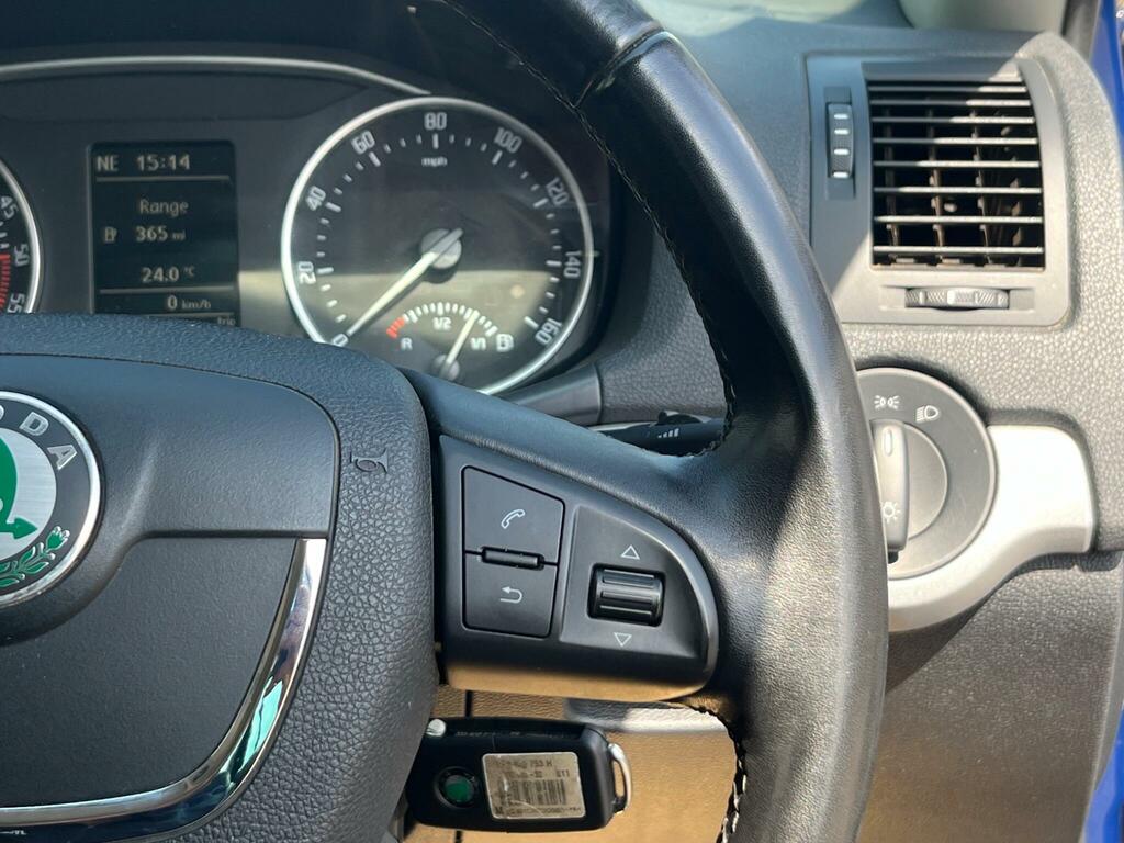 Skoda Octavia 2.0 Tdi Cr Vrs White #42