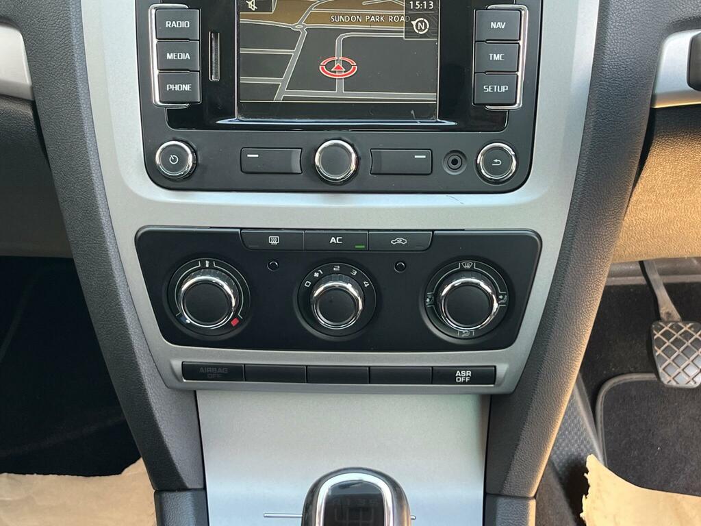 Skoda Octavia 2.0 Tdi Cr Vrs White #38