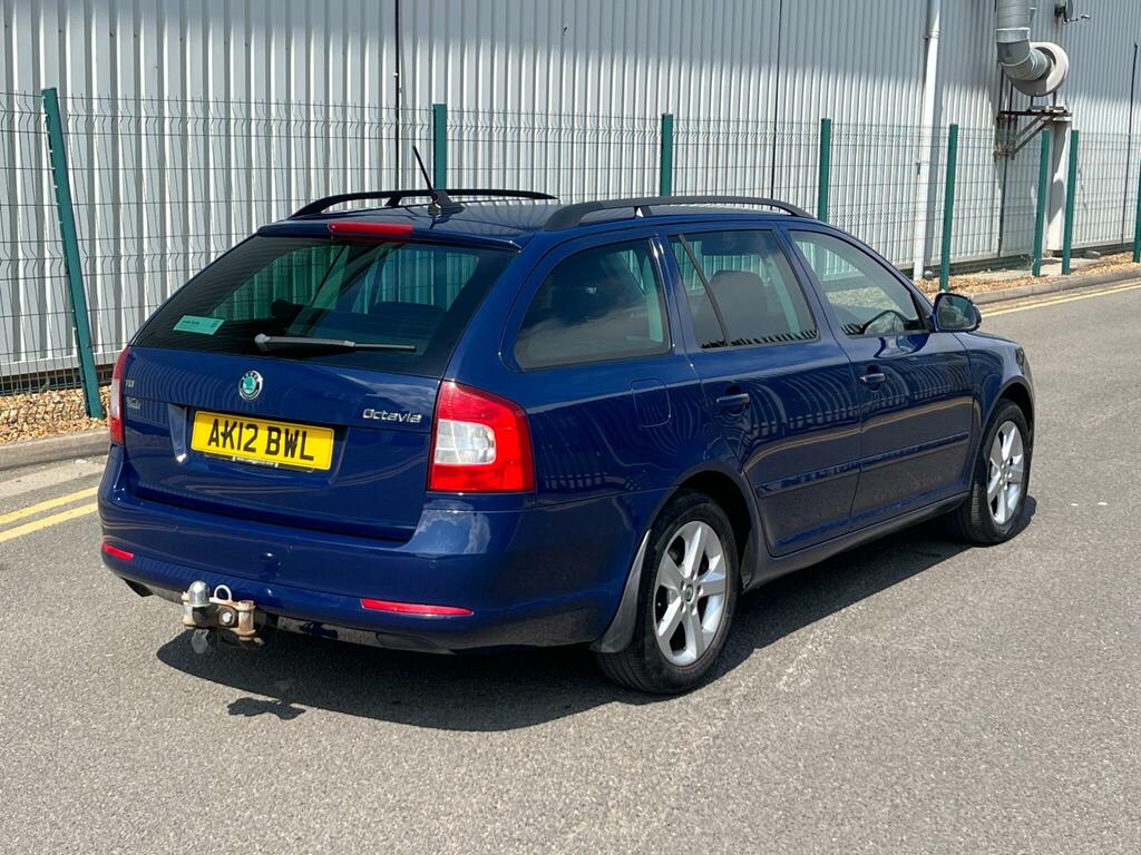 Skoda Octavia 2.0 Tdi Cr Vrs White #23
