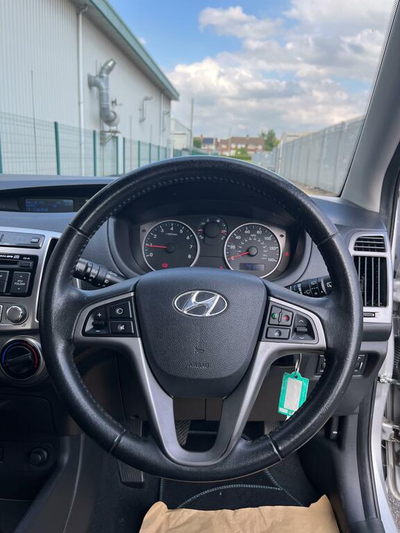 Hyundai I20 1.2 Classic Euro 5 Silver #40