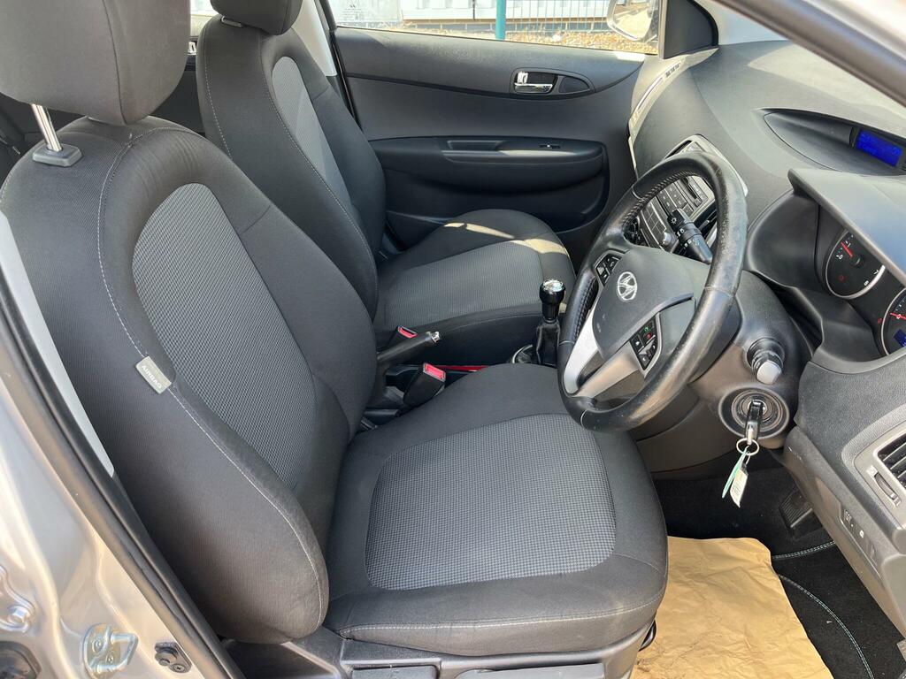 Hyundai I20 1.2 Classic Euro 5 Silver #9