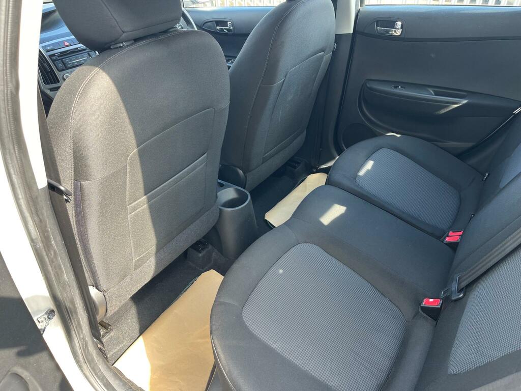 Hyundai I20 1.2 Classic Euro 5 Silver #15