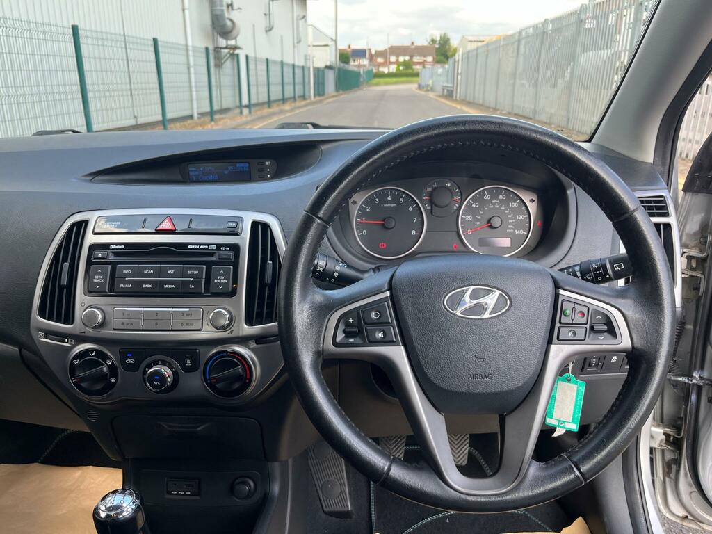 Hyundai I20 1.2 Classic Euro 5 Silver #18