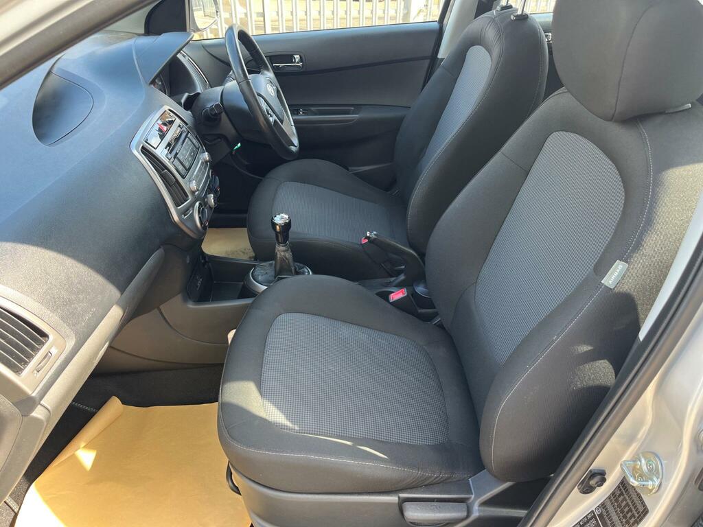 Hyundai I20 1.2 Classic Euro 5 Silver #16