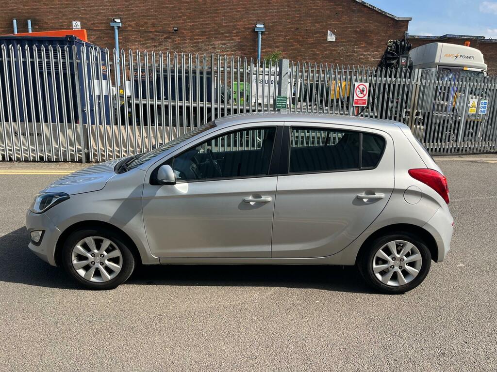 Hyundai I20 1.2 Classic Euro 5 Silver #29