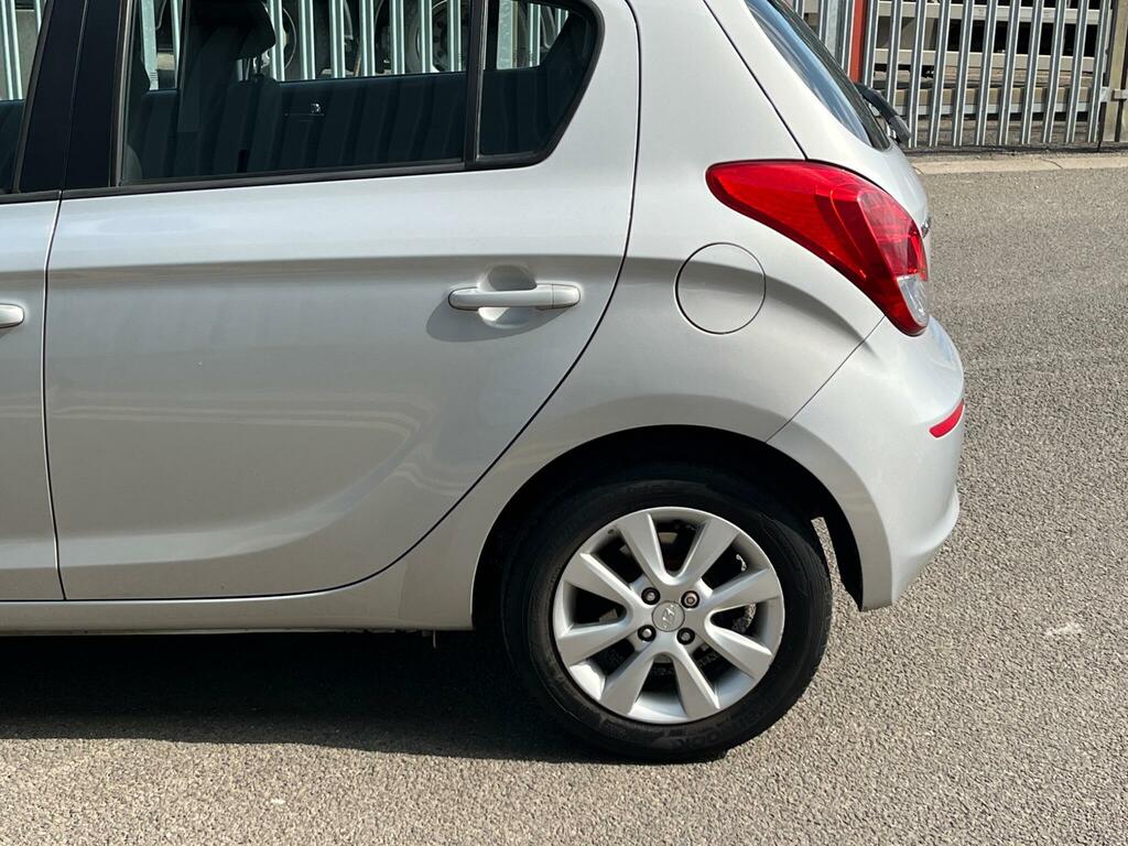 Hyundai I20 1.2 Classic Euro 5 Silver #28
