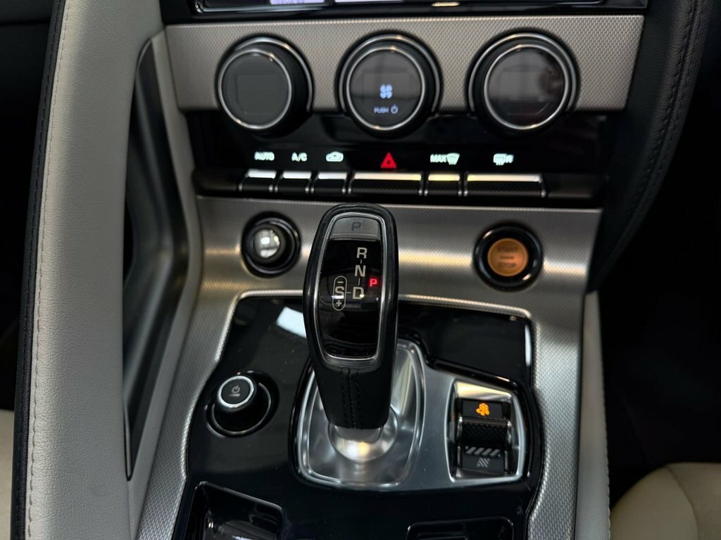 Jaguar F-Type V6 S Silver #24