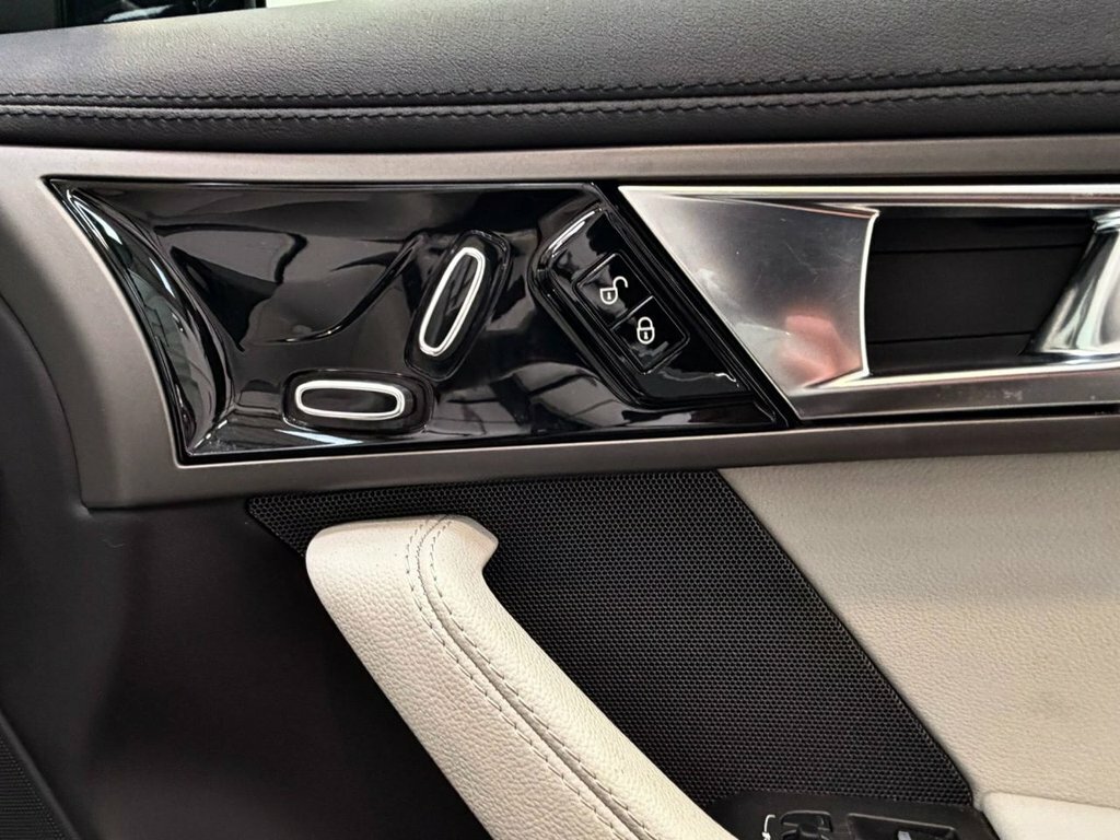 Jaguar F-Type V6 S Silver #16